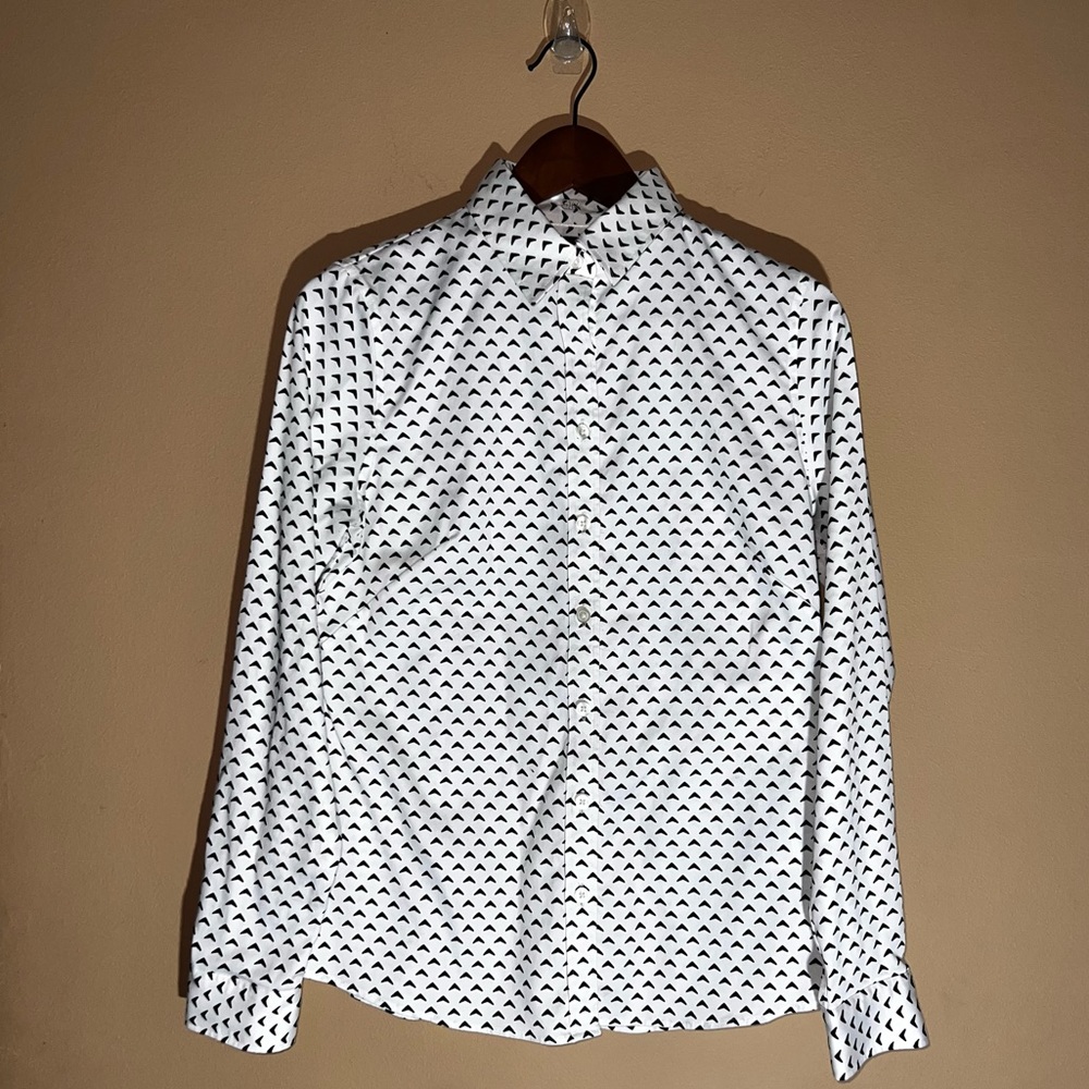 BANANA REPUBLIC women’s shirt non-iron fitted white geometric long sleeve